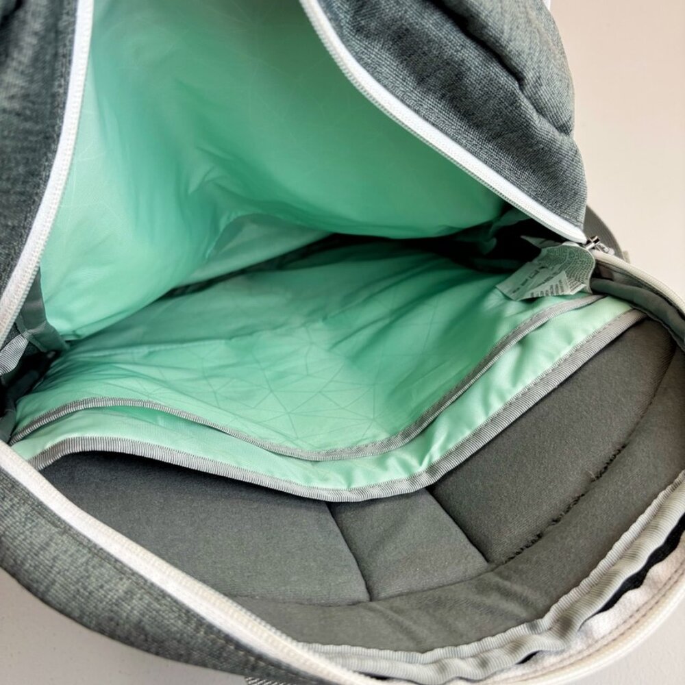 MOUNTAIN HARDWEAR Agami 27L Backpack Gray Mint Green Womens Daypack Hiking Camp - Picture 14 of 16